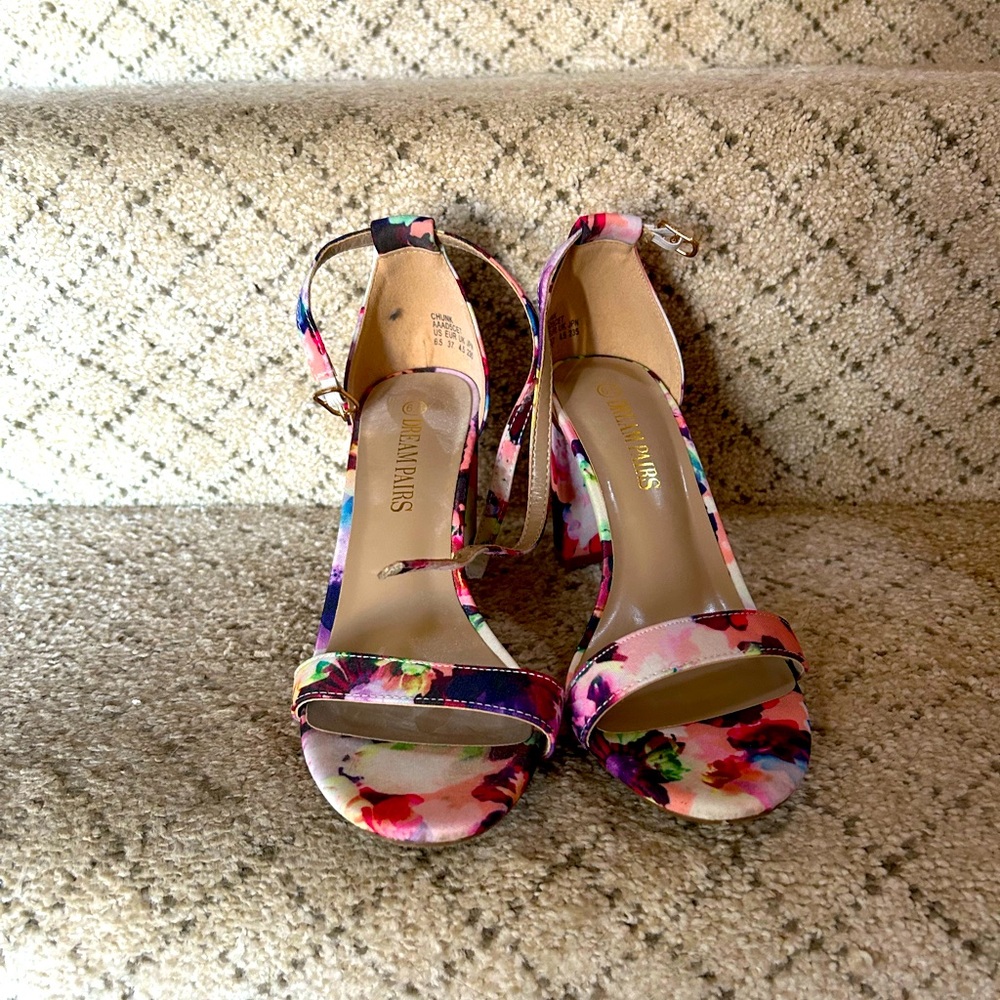 Floral high heels size 6 1/2